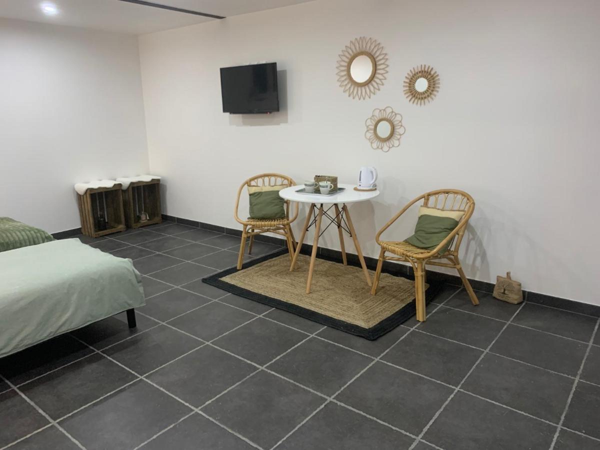 Aux Fines Bulles Gite Et Chambres D Hotes Neuve-Maison エクステリア 写真