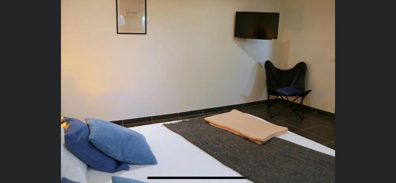 Aux Fines Bulles Gite Et Chambres D Hotes Neuve-Maison エクステリア 写真